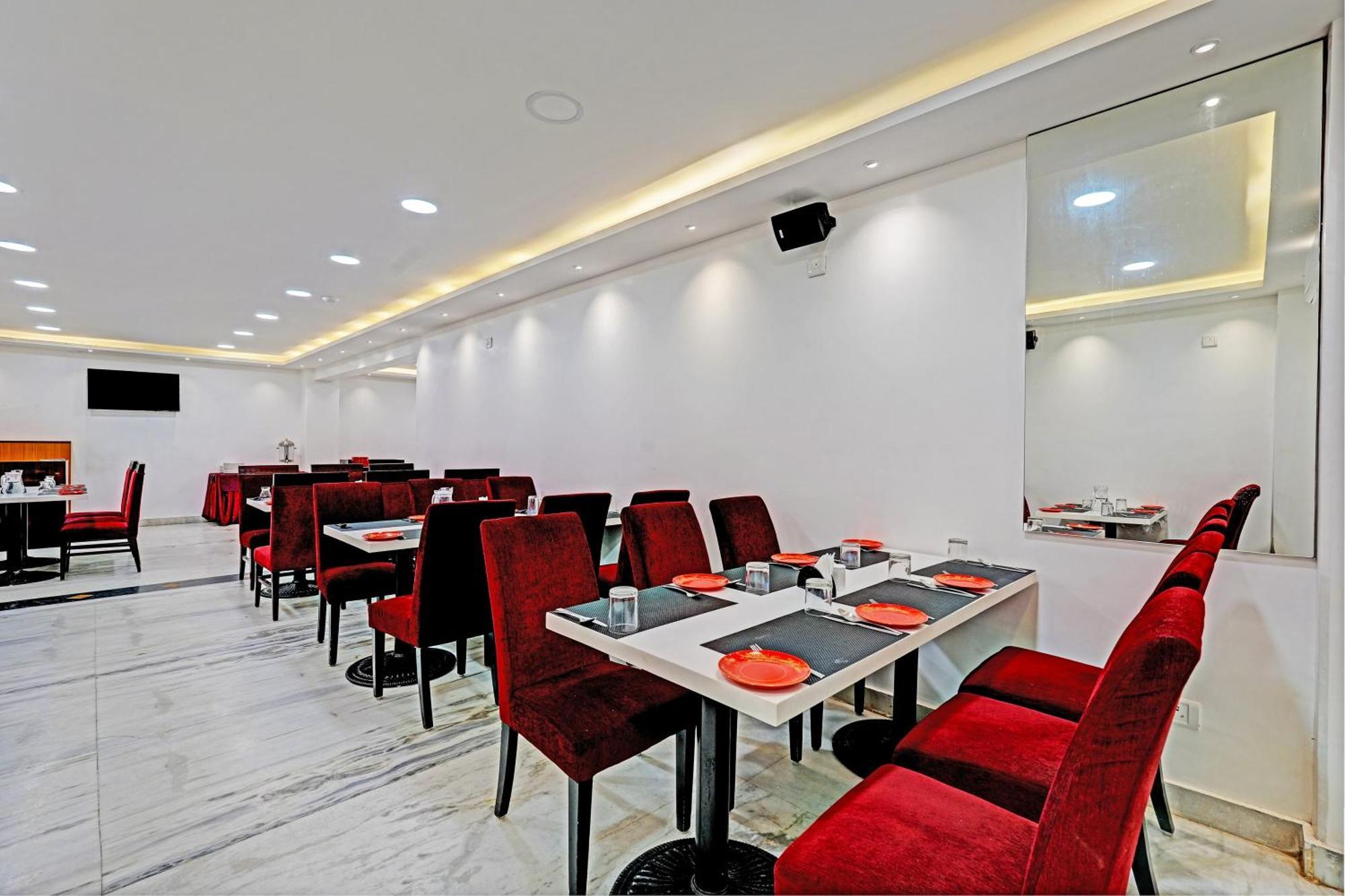 Hotel Hight Krone A Family Hotel Near Igi Airport Delhi Nuova Delhi Esterno foto