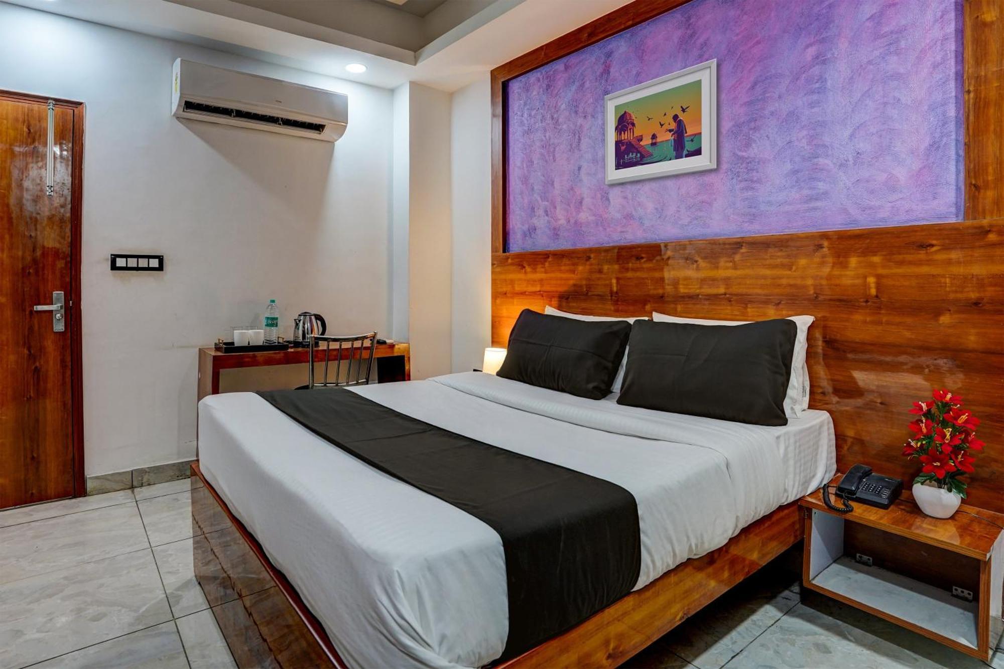Hotel Hight Krone A Family Hotel Near Igi Airport Delhi Nuova Delhi Esterno foto