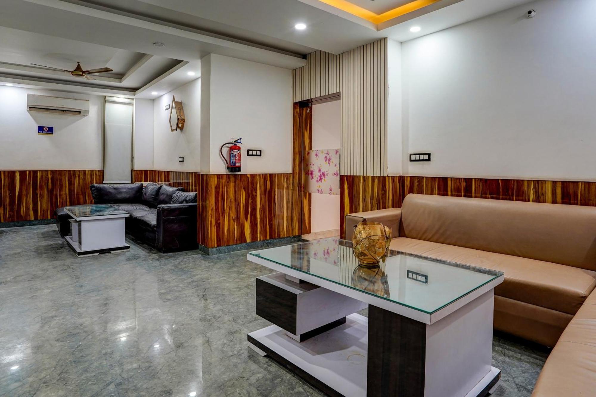 Hotel Hight Krone A Family Hotel Near Igi Airport Delhi Nuova Delhi Esterno foto