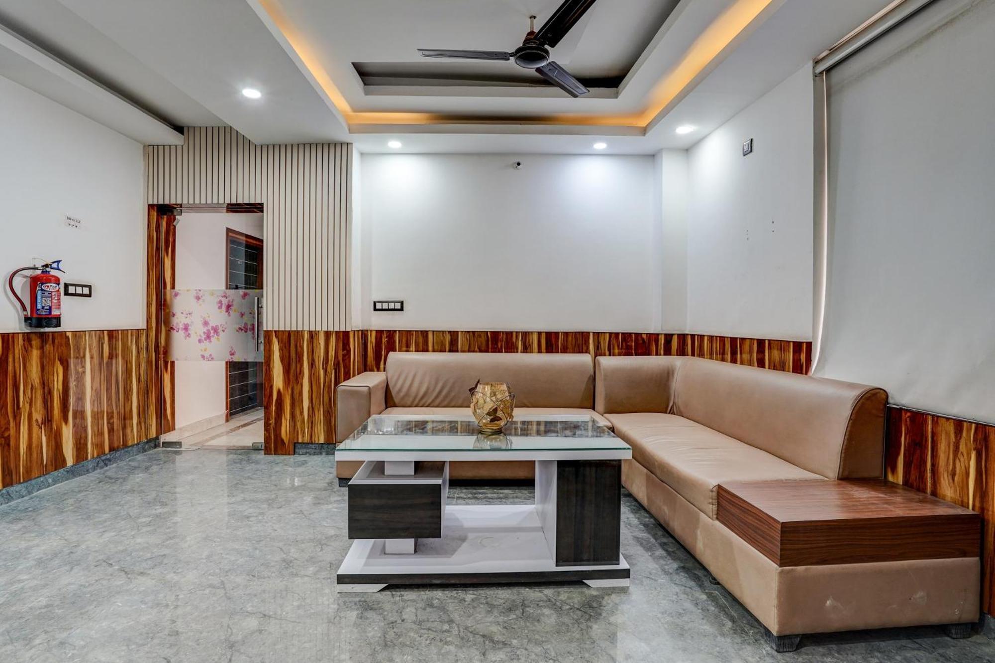 Hotel Hight Krone A Family Hotel Near Igi Airport Delhi Nuova Delhi Esterno foto