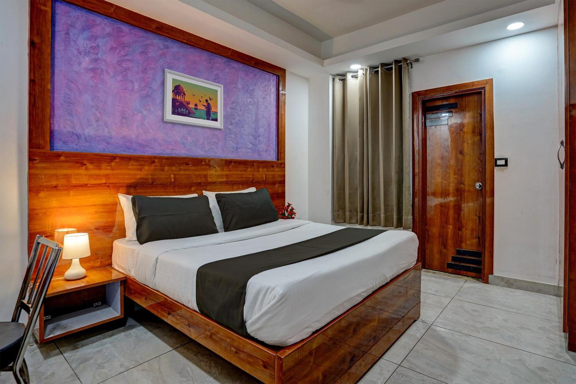 Hotel Hight Krone A Family Hotel Near Igi Airport Delhi Nuova Delhi Esterno foto